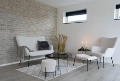 Alford Sittpuff - Lammskinn(Konstskinn)/svart + Fläckborttagare för möbler