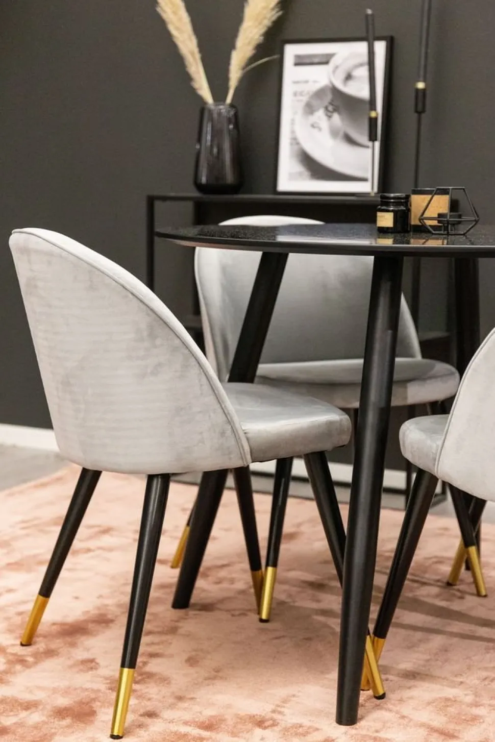 Alice matstol - Mässing/ljusgrå sammet