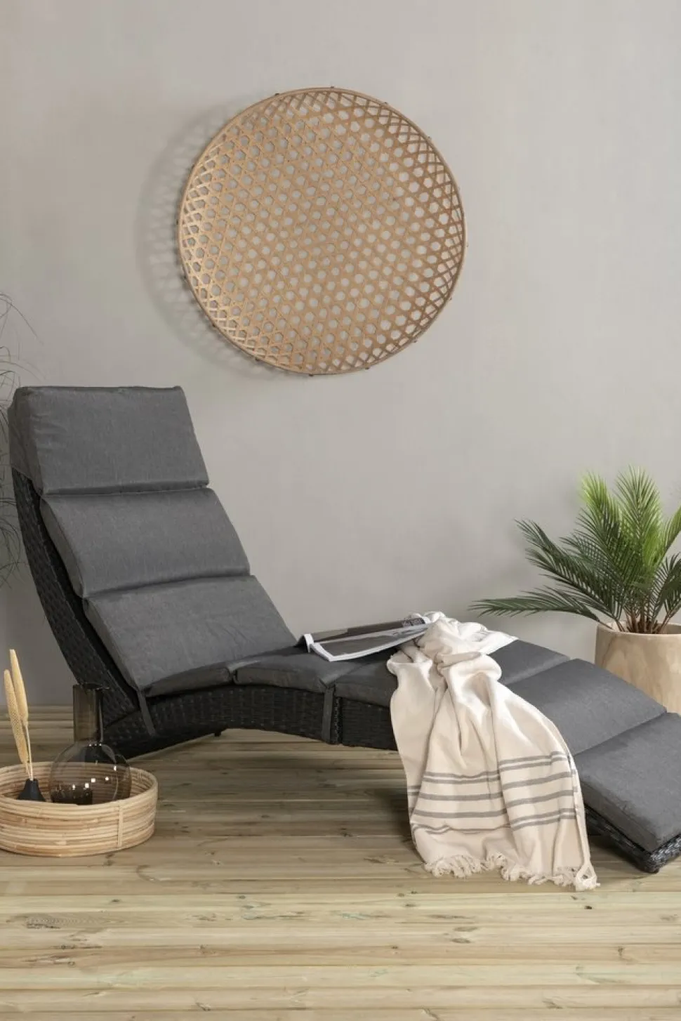 Archie solsäng - Svart + Rengöringsmedel för utemöbler