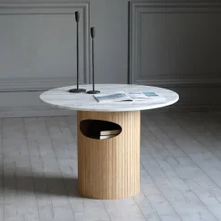 Arto runt soffbord höjd 60 cm - Whitewash / Vit marmor + Möbeltassar