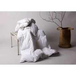 Astrid täcke 200 x 150 cm - Vit