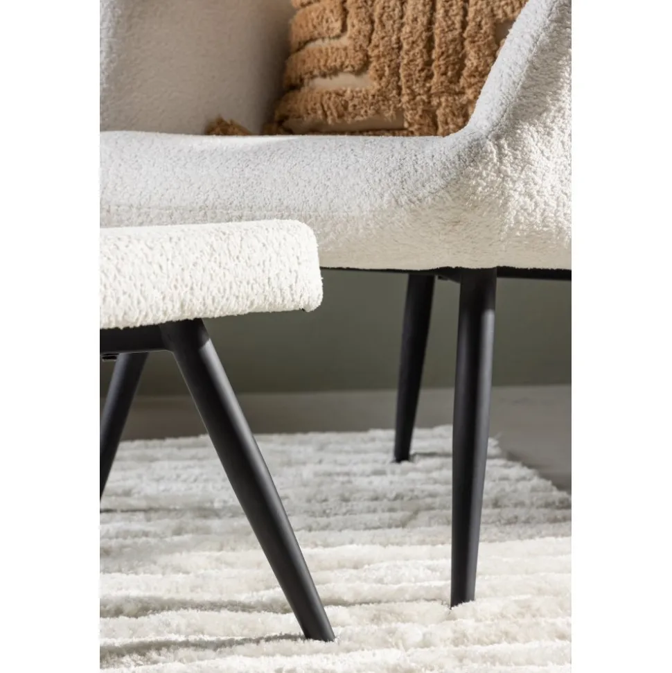 Como fåtölj i vit boucle