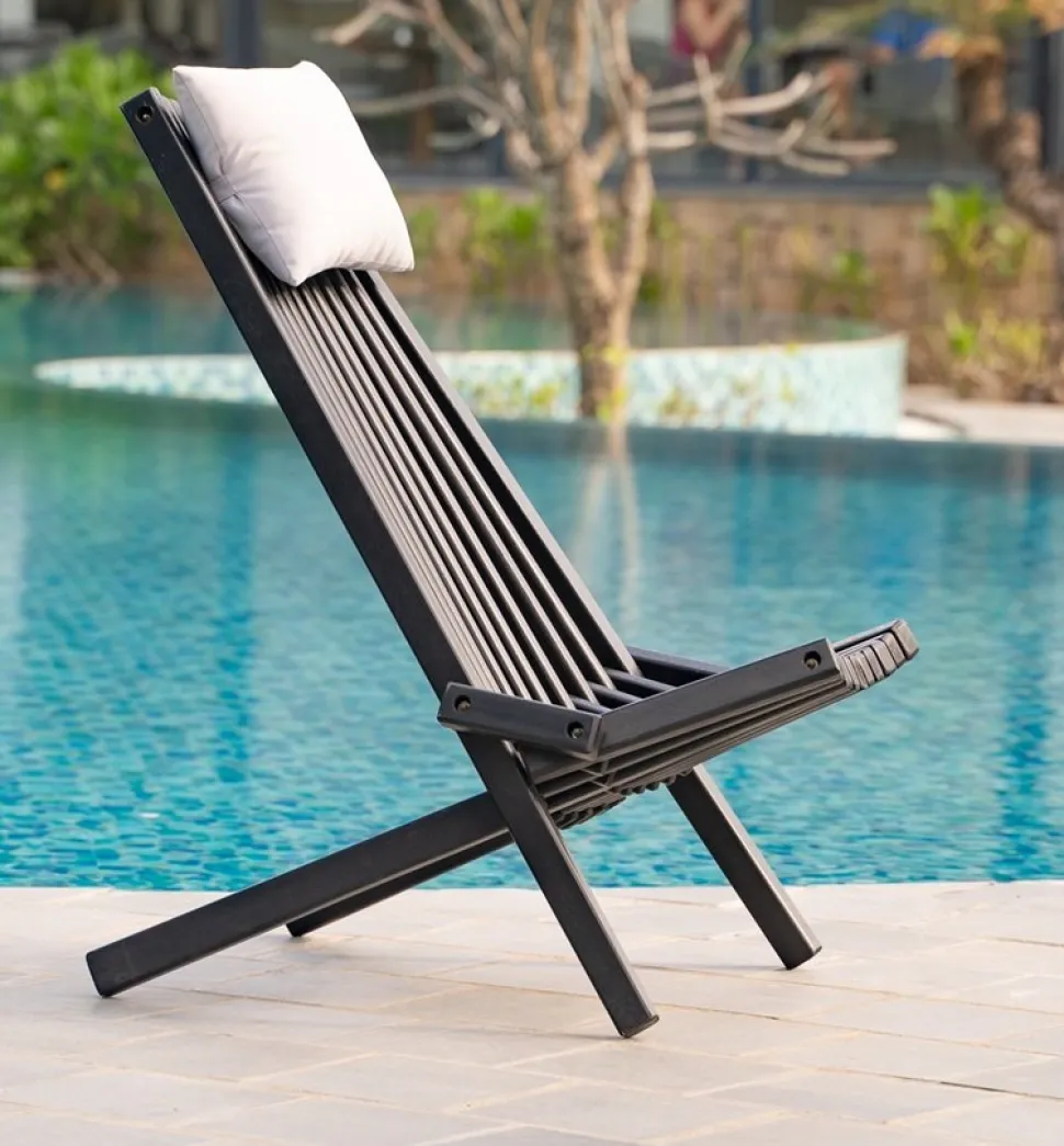 Däckstol svart med nackkudde + Textilskydd för utemöbler