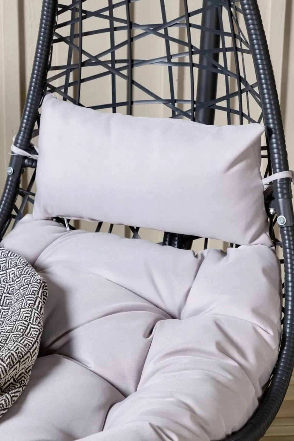 Edinburgh hängstol - Svart + Rengöringsmedel för utemöbler