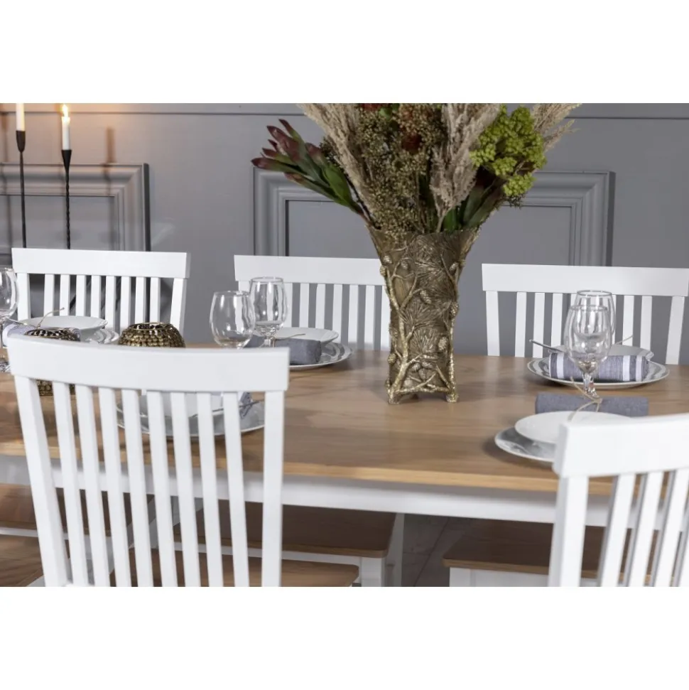 Fårö matgrupp: Bord 180 cm inklusive 6 st Fårö stolar - Ek/vit + 4.00 x Möbeltassar