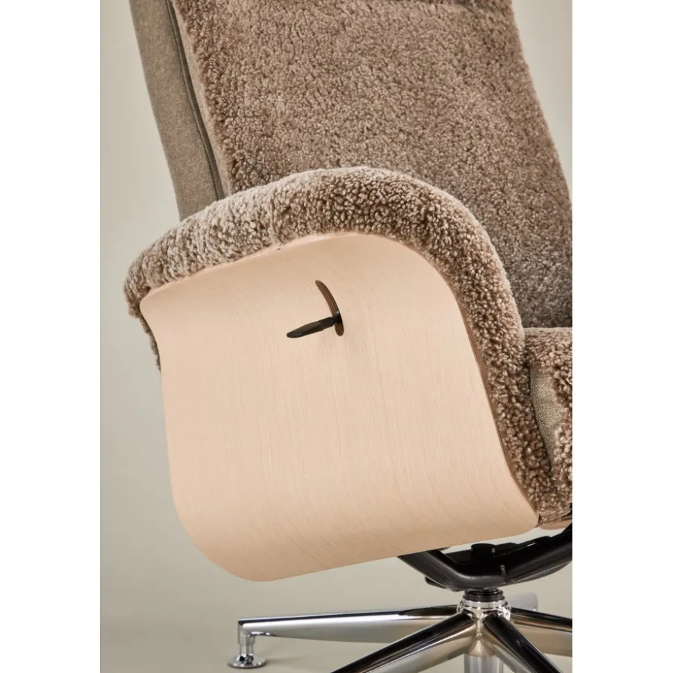 Fårskinnsfåtölj med fotpall - Brun / ek - Ulla