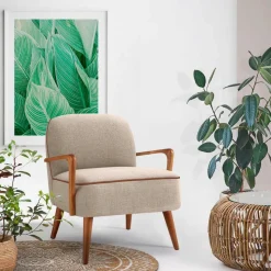 Fåtölj beige tyg med bruna ben