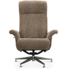 Fåtölj i fårskinn med fotpall - Ek/mörkbeige fårskinn - Ulla + Textilrengöring för möbler