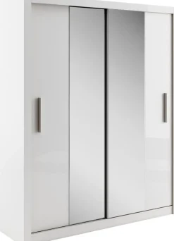 Grderob med inredning och skjutdörrar