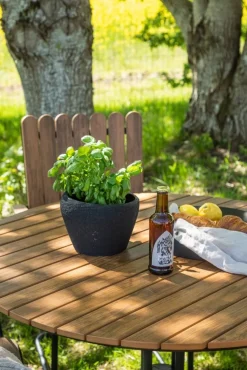 Holmsund matgrupp - Svart/natur + Rengöringsmedel för utemöbler