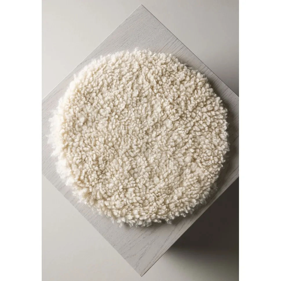 Katy stolsdyna Ø34 cm - Vit fårskinnsimitation