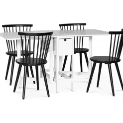 Matgrupp; Klaffbord med 4 st svarta pinnstolar + 3.00 x Möbeltassar
