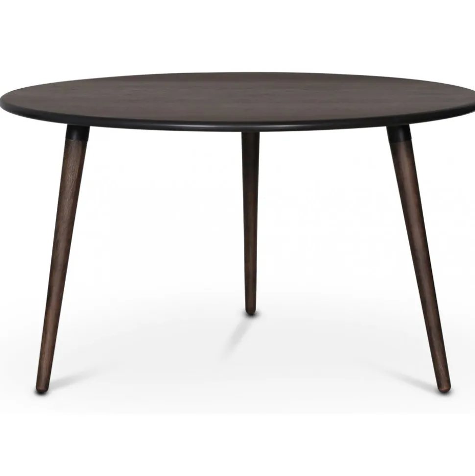 Omni matgrupp, runt matbord Ø130 cm inkl 4 st Bridge snurrbara stolar - Rökfärgad ek + 3.00 x Möbeltassar