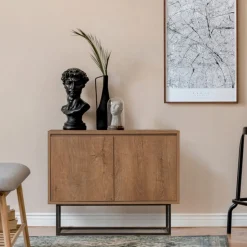 Skänk i valnöt 90 cm bred + Möbeltassar