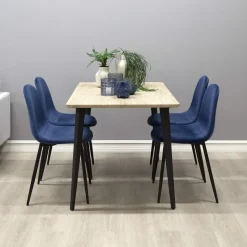 Stol i blå sammet svarta ben - Carisma