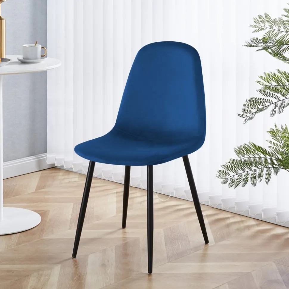 Stol i blå sammet svarta ben - Carisma + Möbeltassar
