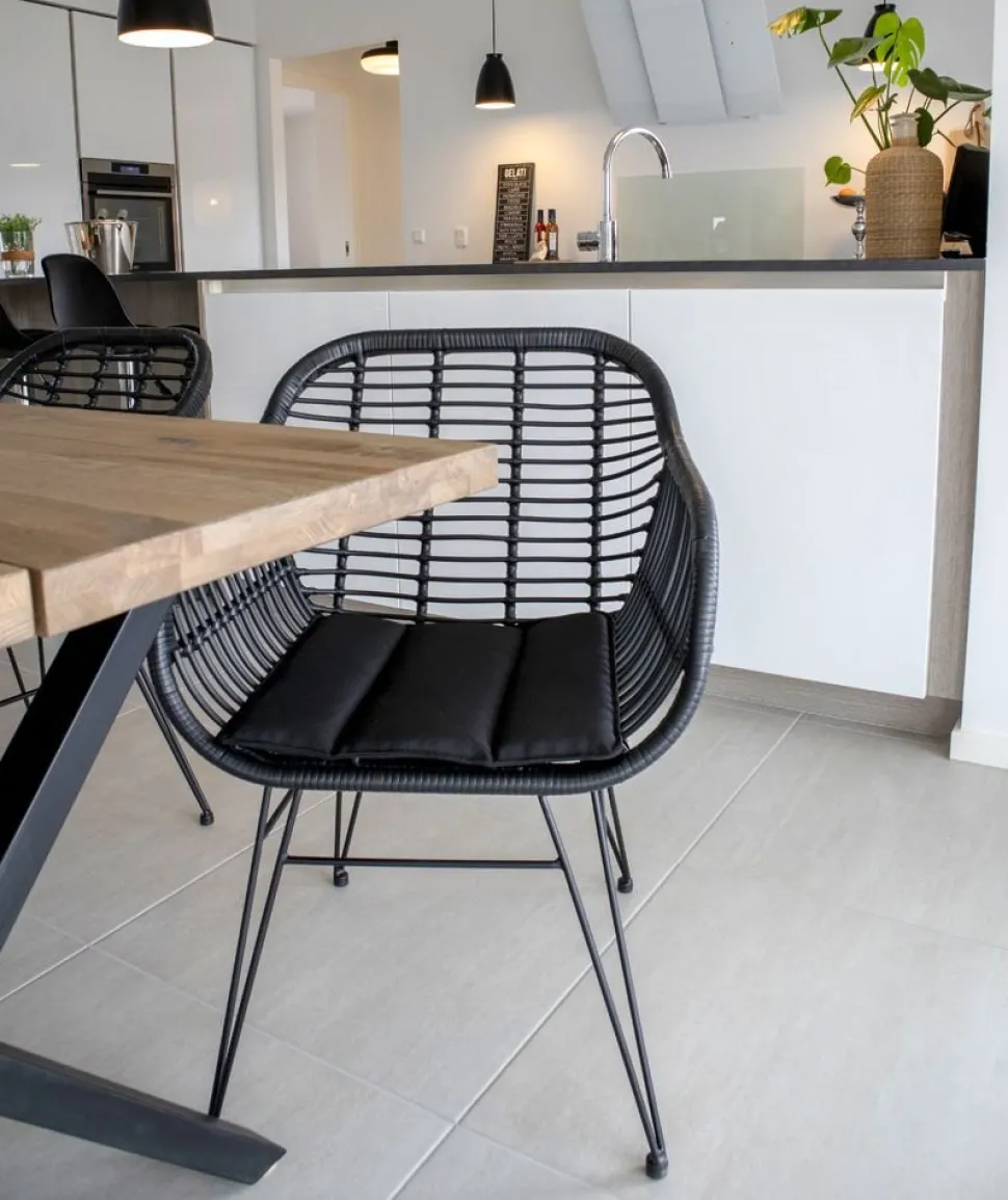 Trieste utestol med dyna - Svart + Textilrengöring för möbler