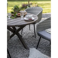 Utegrupp Aster: Scottsdale runt brunt matbord Ø112 cm inklusive 4 st Aster karmstolar i grå konstrotting