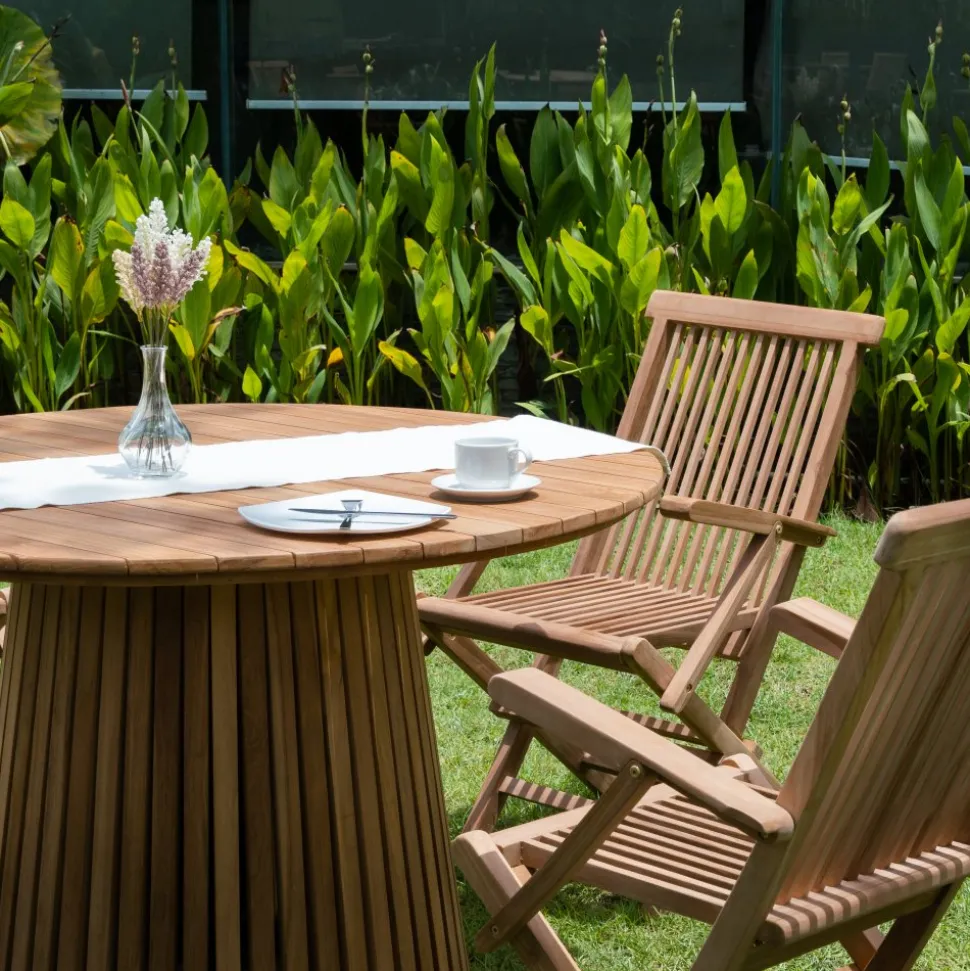 Utegrupp i teak: runt bord med 6 st karmstolar - Saltö