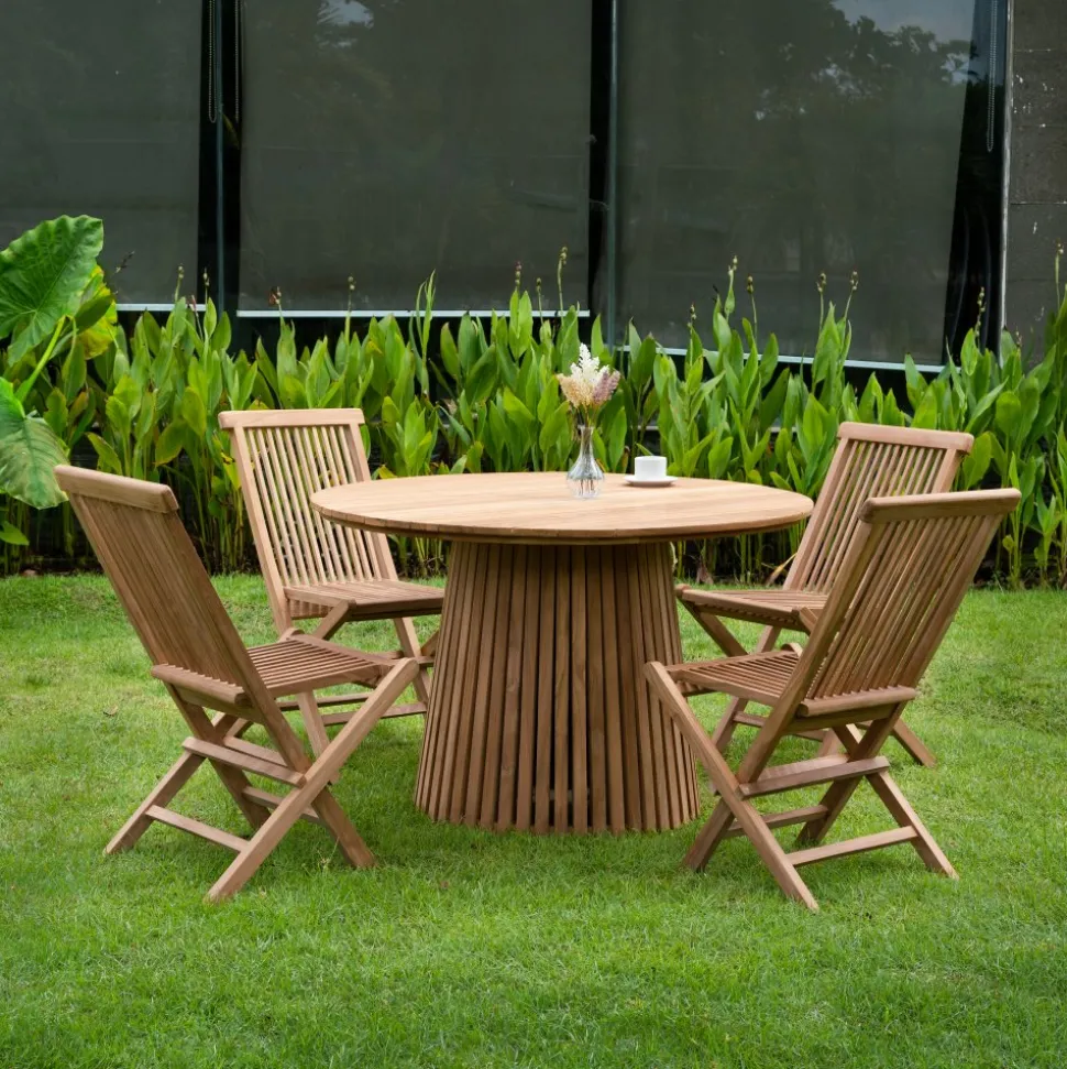 Utegrupp i teak; runt bord med 4 st stolar - Saltö