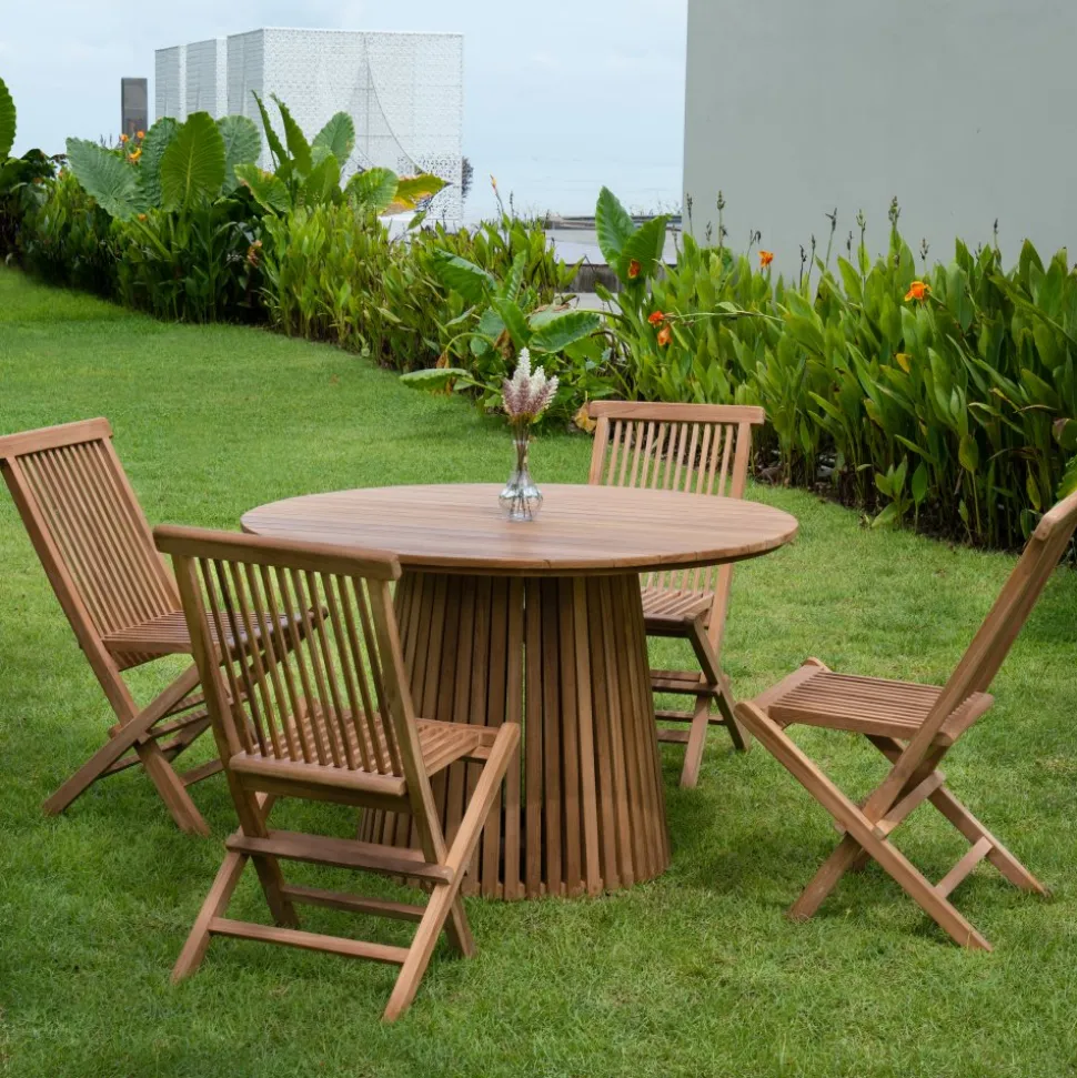 Utegrupp i teak; runt bord med 4 st stolar - Saltö