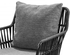 Utestol med rep och grå dynor